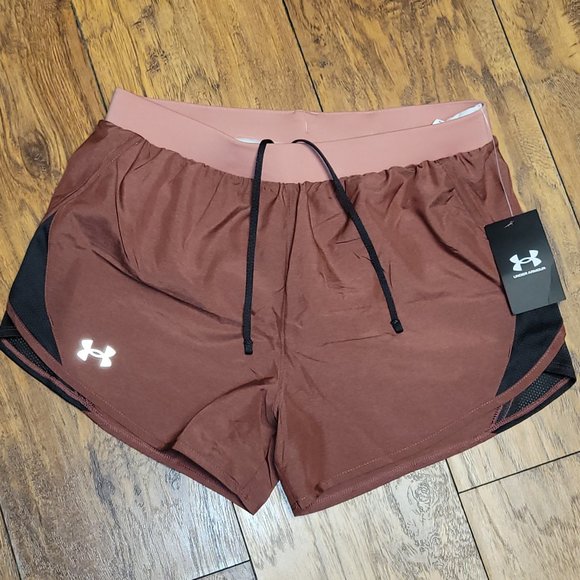Under Armour Pants - NWT Athletic Loose Fit UNDER ARMOUR Shorts Size Small